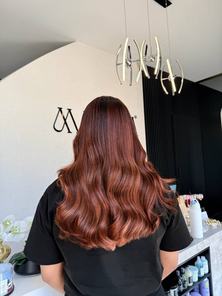 Cobrizo con ondas, resultado real Malaika Studio