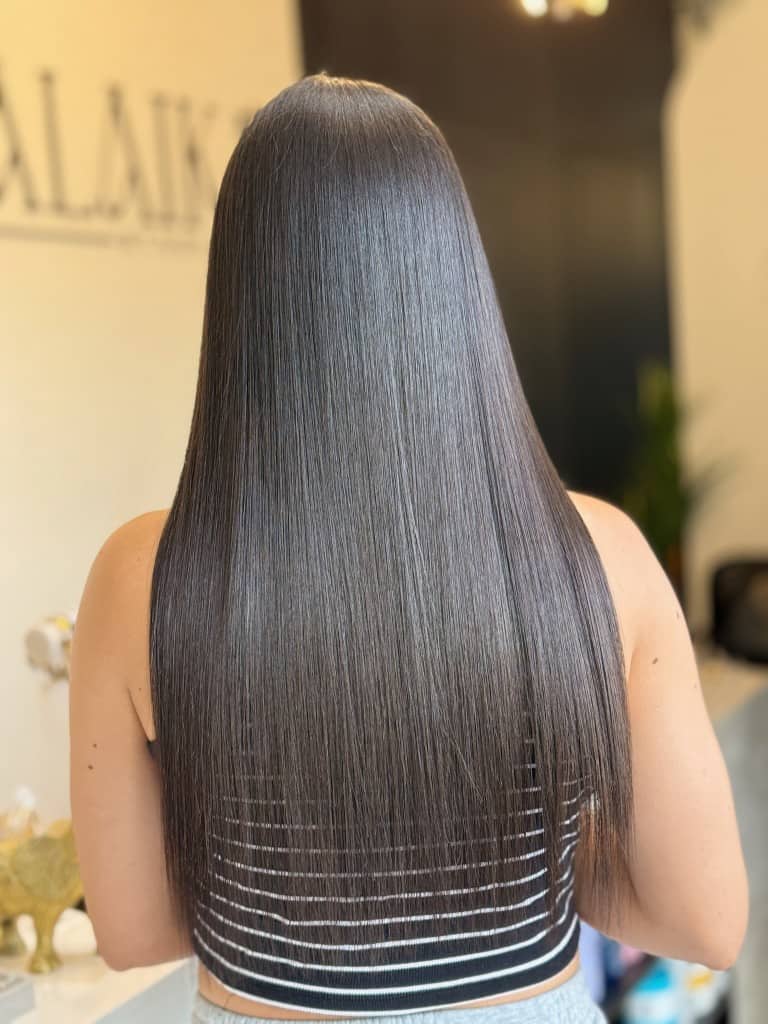 Cabello lacio oscuro, resultado Malaika